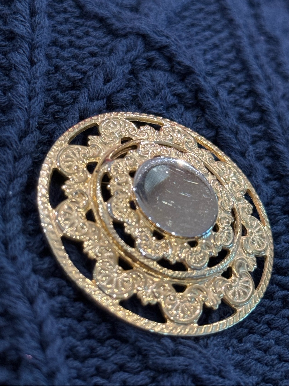 Vtg 1960s SHP Inc Stanley Home Products Gold Openwork Smoky Glass Brooch - Picture 2 of 4